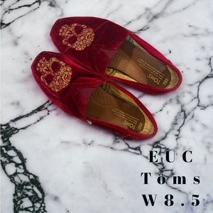 Red Velvet Embroidered Skull Toms Shoes